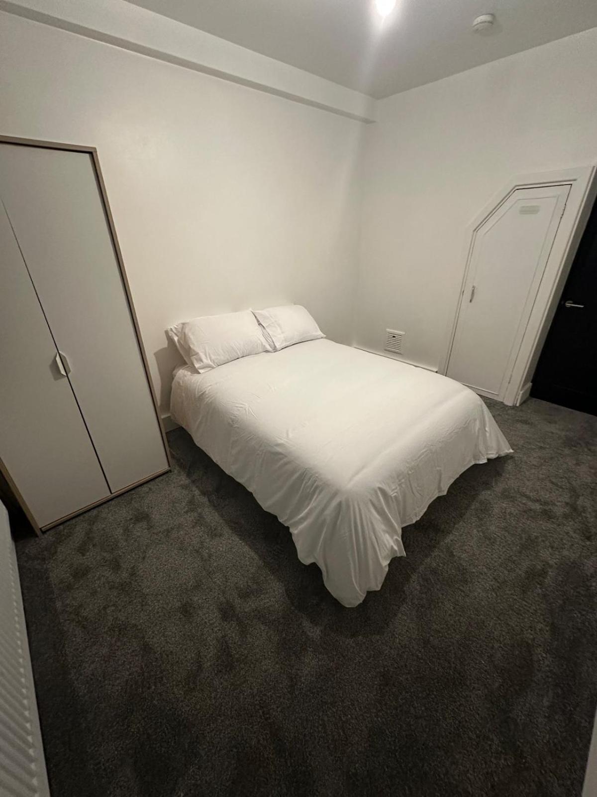 2 Bedroom Flat By Bridge & The Shard Londra
